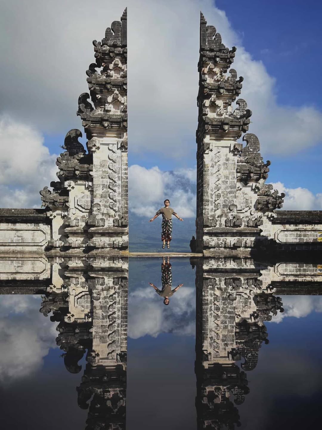 Ubud Palace temple courtyard